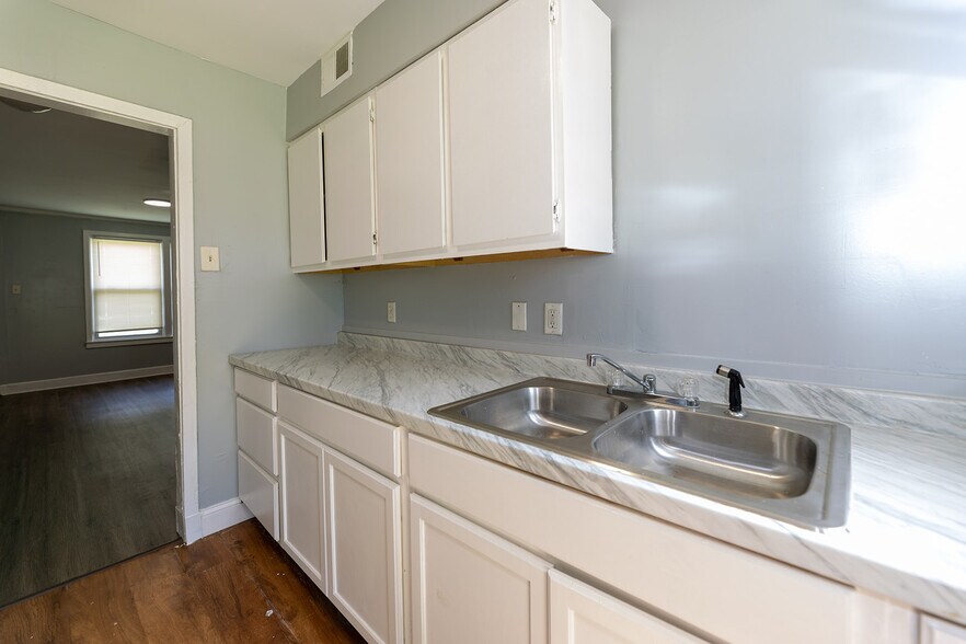 More Photos Of 1393 Lapaloma Cir, Memphis Apartments For Sale