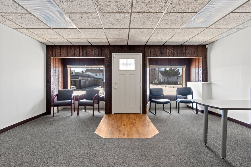 More Photos Of 1308 Washington St, Manitowoc Office For Sale