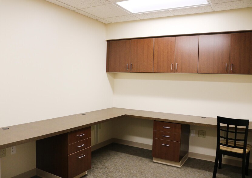 More Photos Of 6 Earlin Ave, Browns Mills Medical For Lease