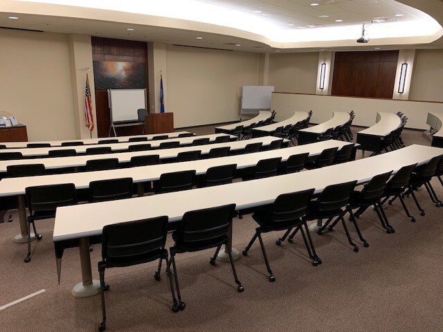 More Photos Of 2210 Woodland Dr, Manitowoc Office For Lease