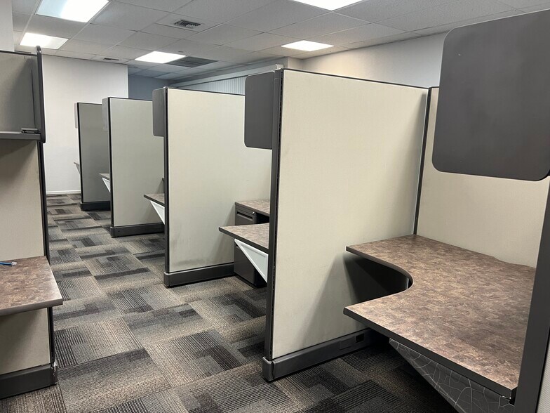 More Photos Of 43725 Monterey Ave, Palm Desert Medical For Lease