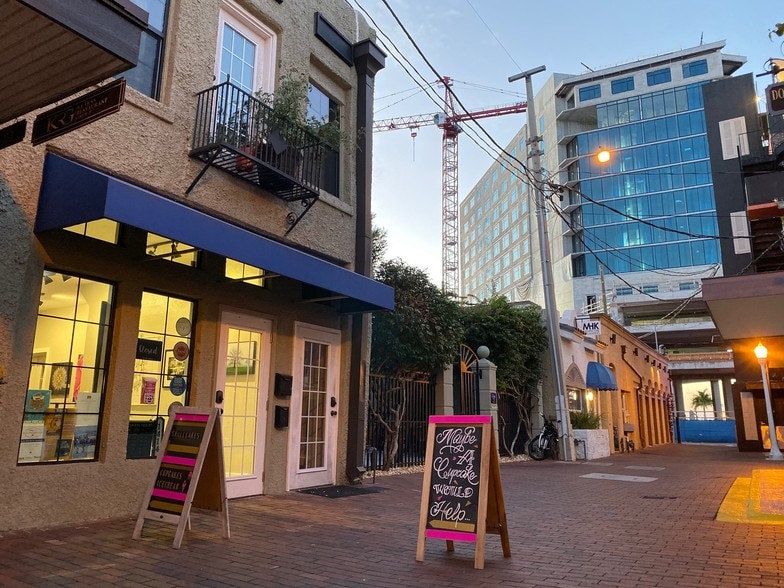 More Photos Of 1412-1414 Bayview Ct, Fort Myers Freestanding For Lease