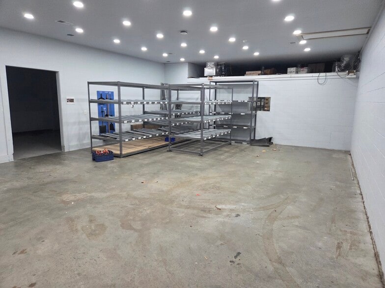 More Photos Of 1 Candy Ln, Hendersonville Distribution For Lease