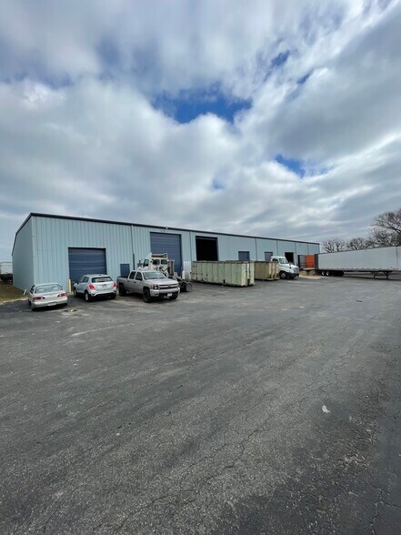 More Photos Of 9709 Brown Ln, Austin Unknown For Lease