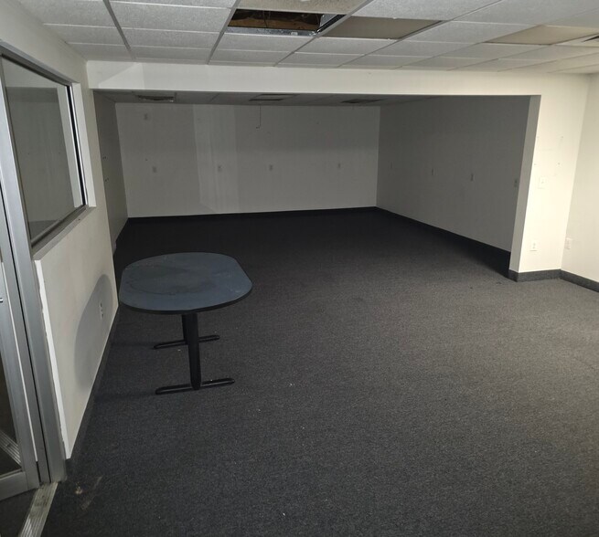More Photos Of 4806 Benson Ave, Arbutus Office For Lease