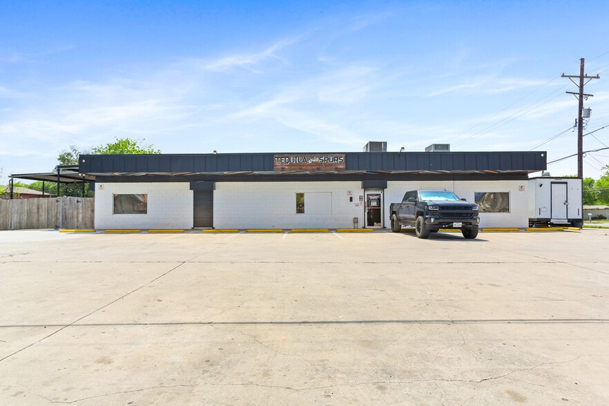 More Photos Of 734 Cantrell Dr, San Antonio Restaurant For Sale