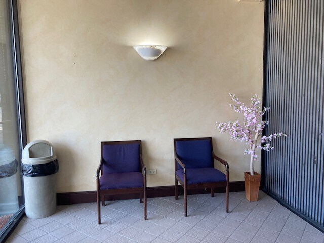 More Photos Of 6225 W Touhy Ave, Chicago Medical For Lease