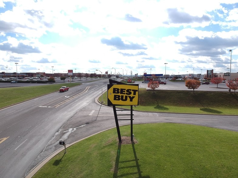 More Photos Of 4001-5001 University Town Center Dr, Morgantown Unknown For Lease