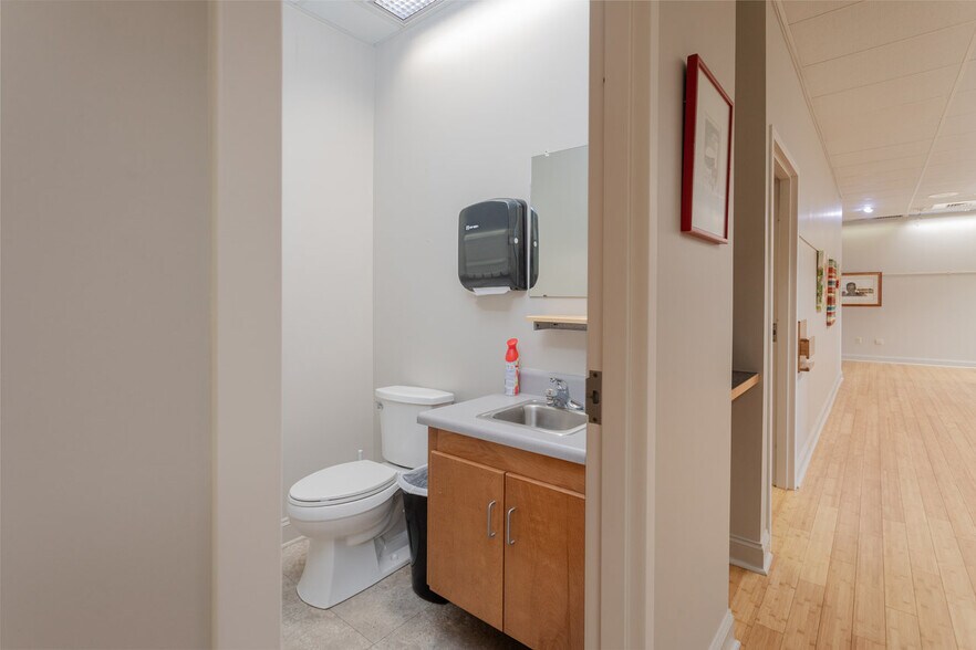 More Photos Of 530 Neff Ave, Harrisonburg Medical For Sale