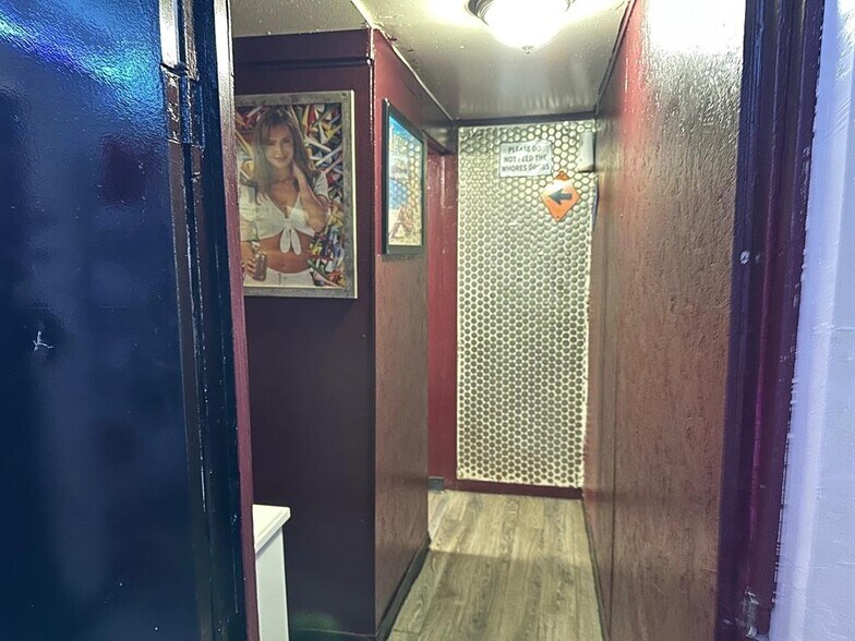More Photos Of 190 Commercial St, Portola Bar For Sale