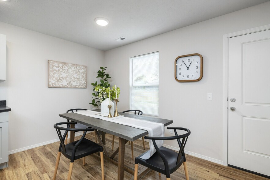 More Photos Of 1234 S Choctaw Rd, Republic Apartments For Sale