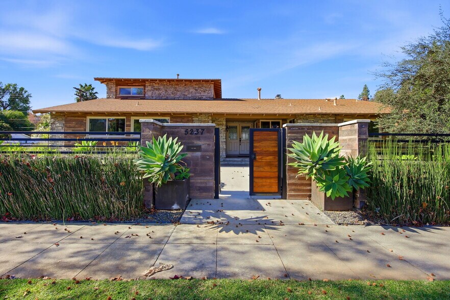 More Photos Of 5237 Topanga Canyon Blvd, Woodland Hills Multifamily For Sale