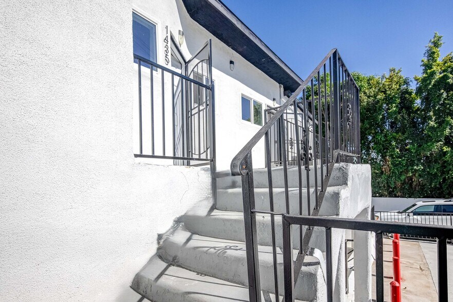 More Photos Of 146 Witmer St, Los Angeles Apartments For Sale