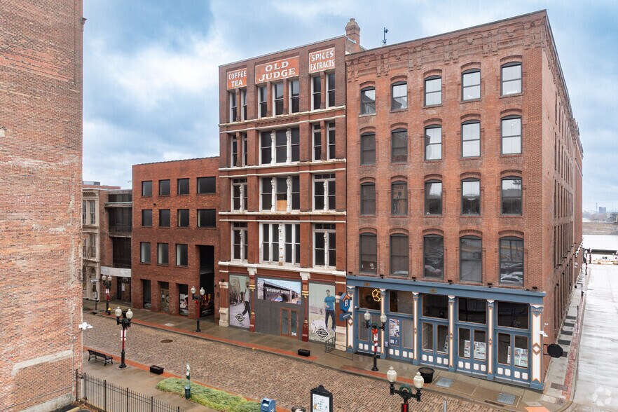 Primary Photo Of 704 N 2nd St, Saint Louis Apartments For Lease