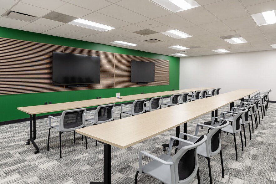 More Photos Of 1300 SW Sixth Ave, Portland Office For Lease