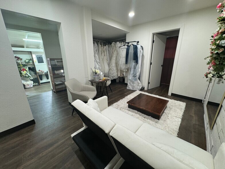 More Photos Of 22 Hillcrest Dr, Reno General Retail For Lease