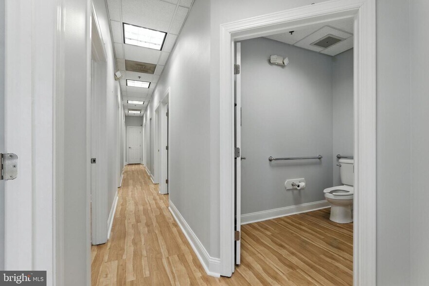 More Photos Of 75 Thomas Johnson Dr, Frederick Medical For Lease