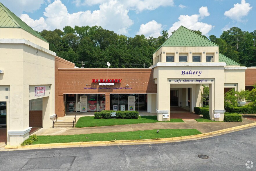 More Photos Of 7984-8044 Rockbridge Rd, Lithonia Storefront For Lease