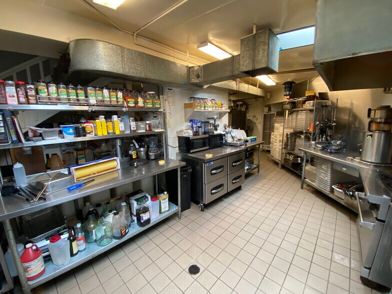 More Photos Of 326 S Guadalupe St, Santa Fe Restaurant For Lease