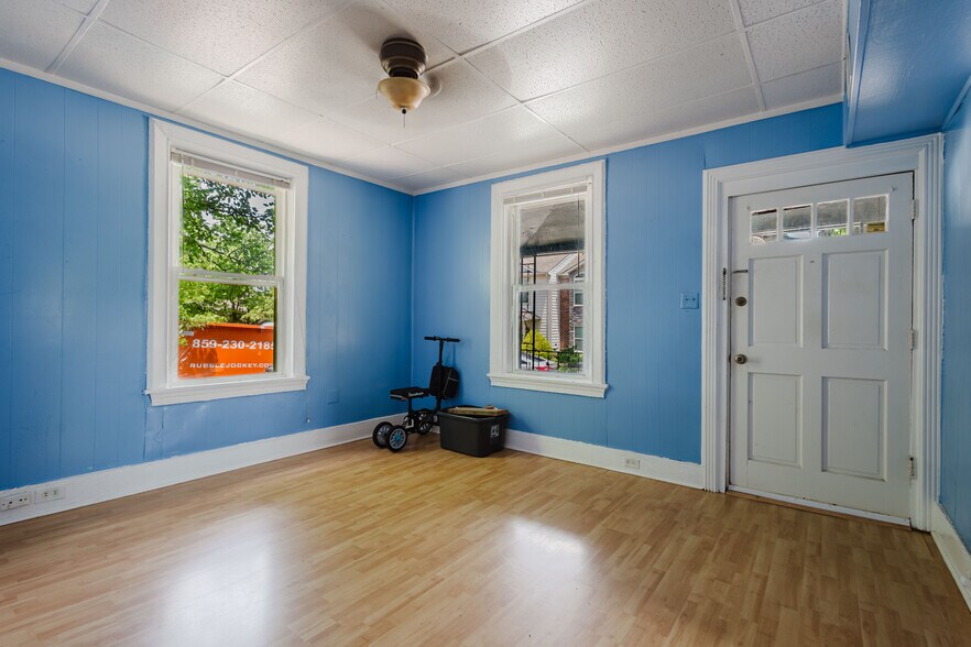 More Photos Of , Lexington Specialty For Sale