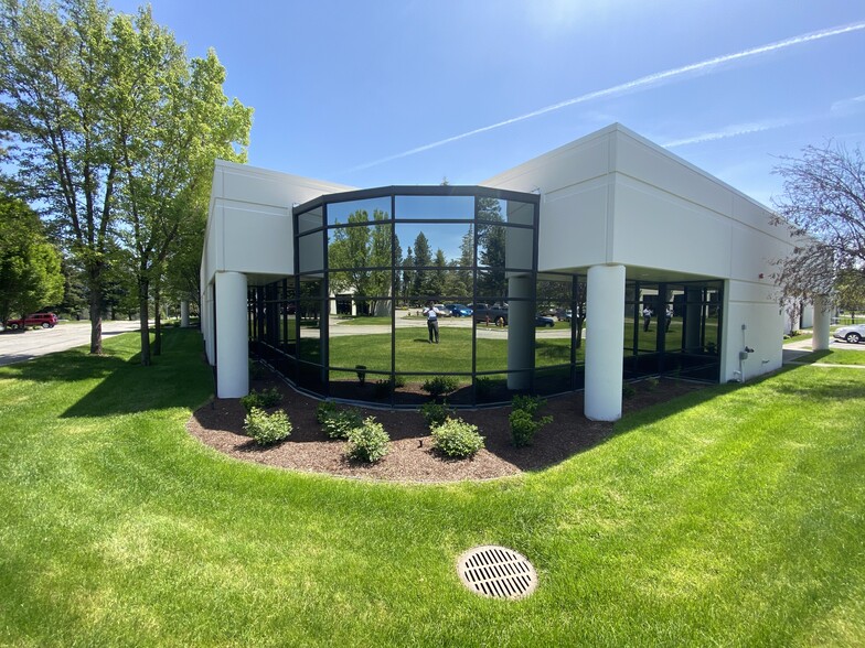 Primary Photo Of 7400 N Mineral Dr, Coeur d'Alene Office For Lease