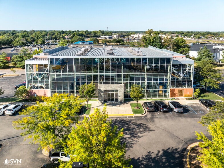 More Photos Of 1028-1030 Wellington Way, Lexington Health Club For Lease