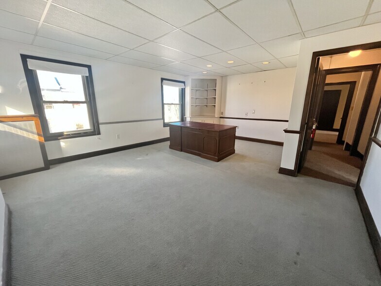 More Photos Of 512 Swede St, Norristown Office For Sale