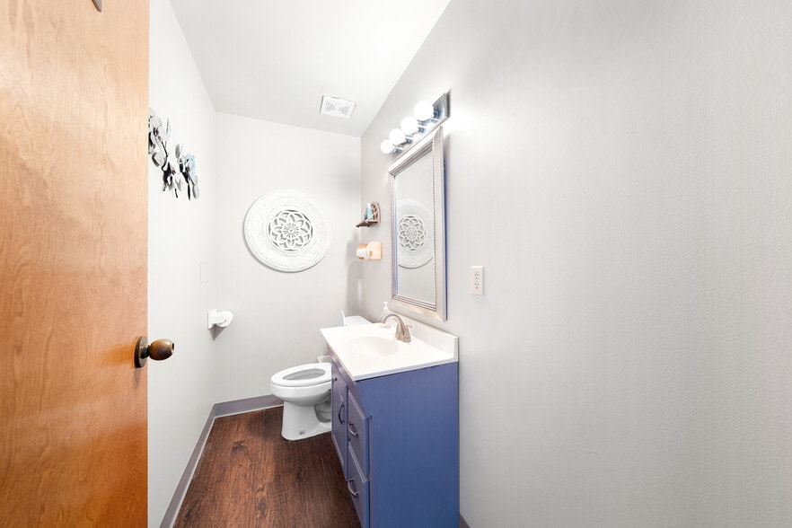 More Photos Of 110 Industrial Dr, Forney Showroom For Sale