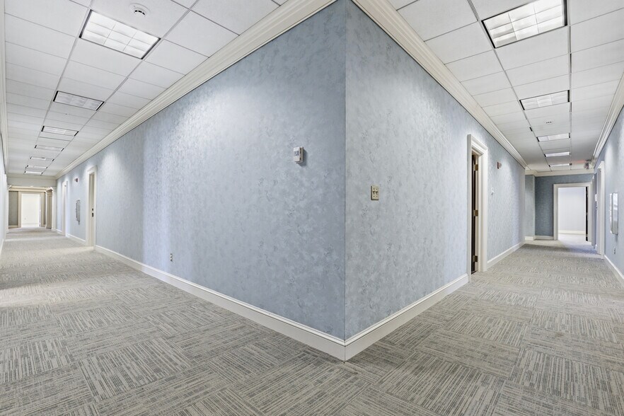 More Photos Of 201 W Main St, Laurens Medical For Lease