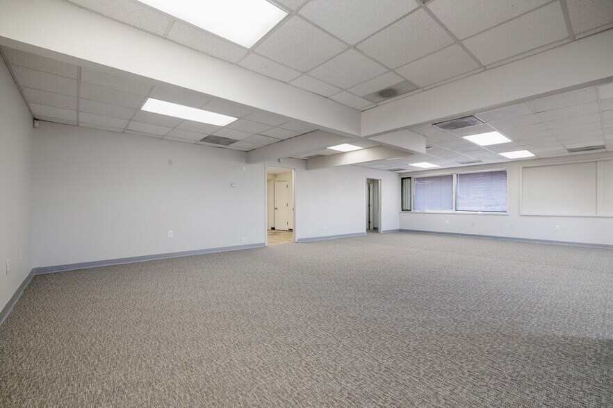 More Photos Of 1222 N Academy Blvd, Colorado Springs Auto Dealership For Sale