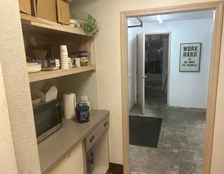 More Photos Of 14235 SE 98th Ct, Clackamas Warehouse For Sale