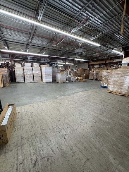 More Photos Of 7 Industrial Blvd, Medford Warehouse For Sale