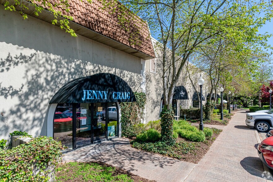 More Photos Of 5212 Village Pky, Rogers Unknown For Lease