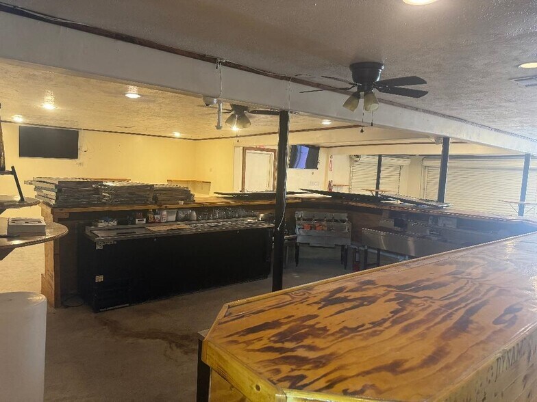 More Photos Of 711 Freeport St, Houston General Retail For Sale