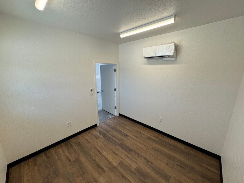 More Photos Of 1015 Premier Dr, Ceres Warehouse For Lease