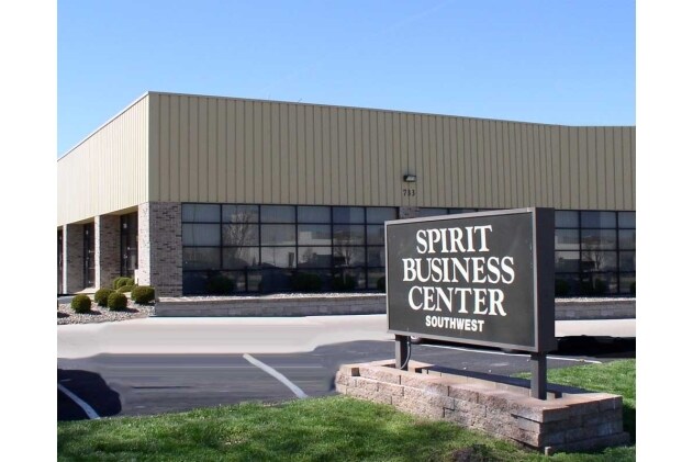 More Photos Of 701 Crown Industrial Ct, Chesterfield Flex For Lease