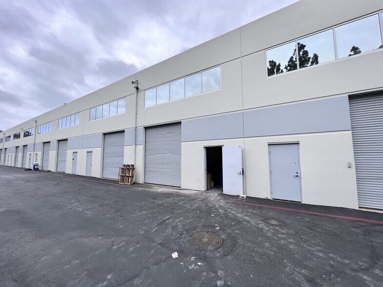 More Photos Of 1046 Calle Recodo, San Clemente Research And Development For Sale