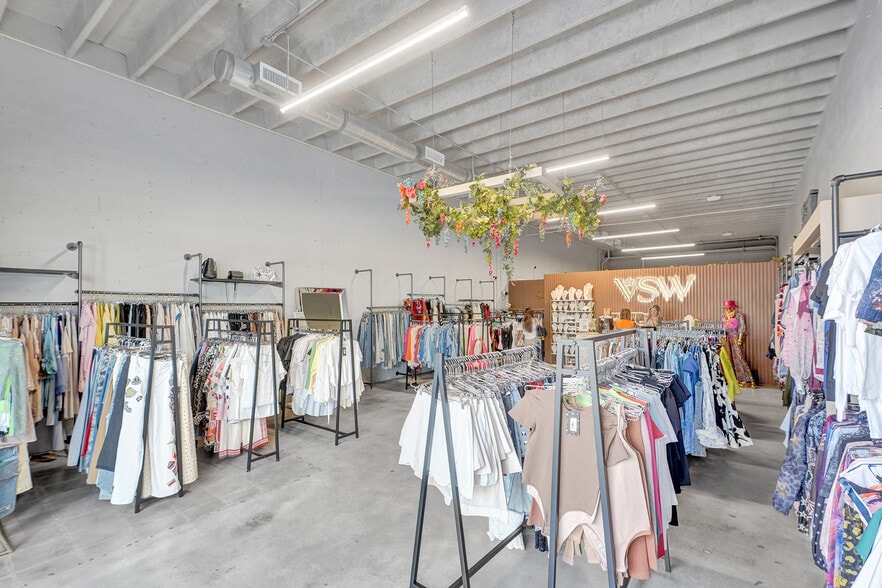 More Photos Of 8368-8388 NW 56th St, Miami Warehouse For Lease