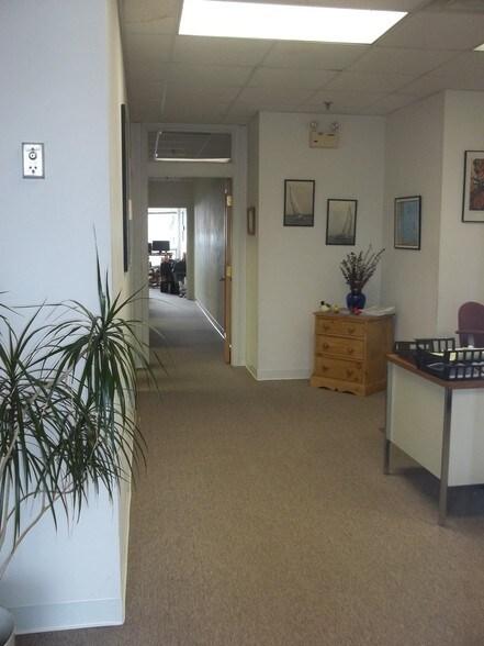 More Photos Of 152 Lynnway, Lynn Office For Sale
