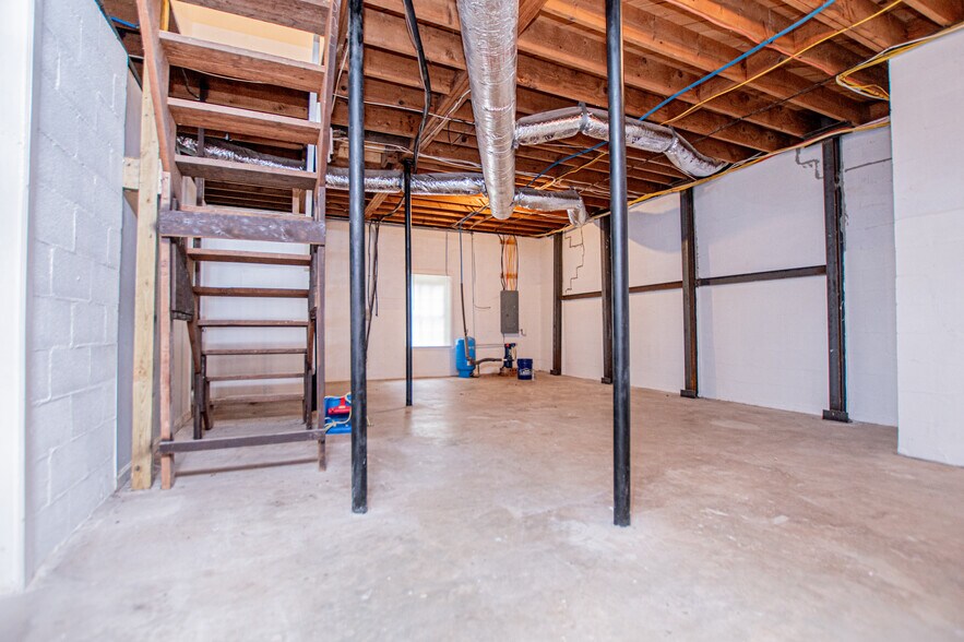 More Photos Of 2932 US-27, Buchanan Office For Sale