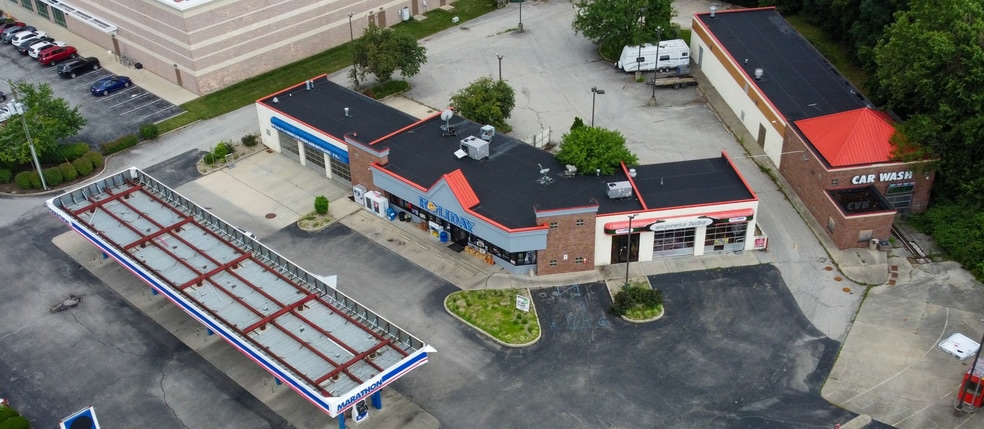 Primary Photo Of 560 N State Road 135, Greenwood Service Station For Lease