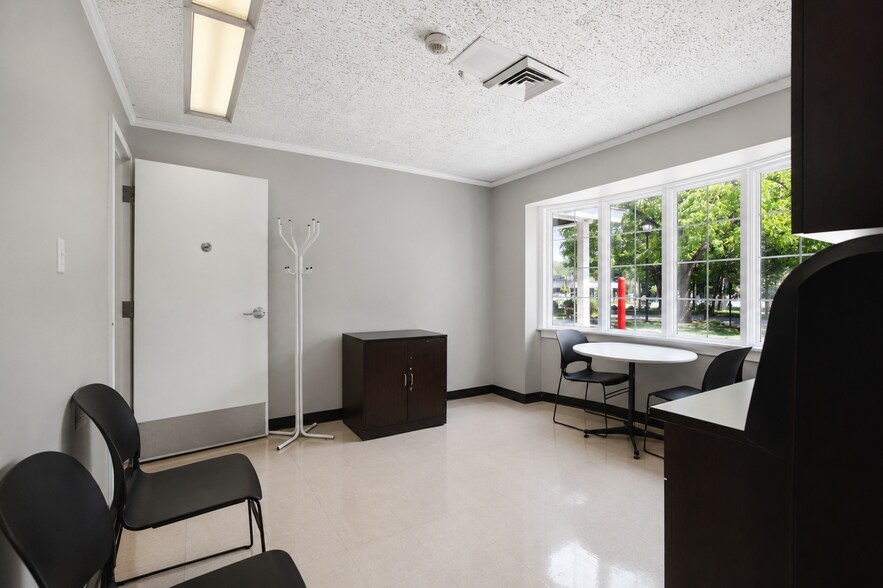 More Photos Of 56 Westchester Ave, Pound Ridge Freestanding For Lease