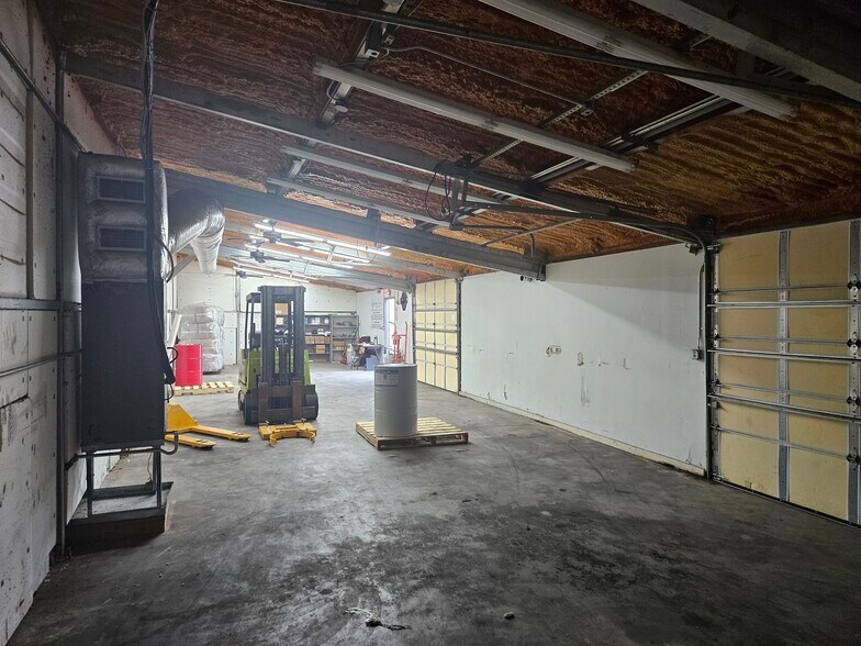 More Photos Of 4330 Cheyenne St, North Charleston Flex For Sale