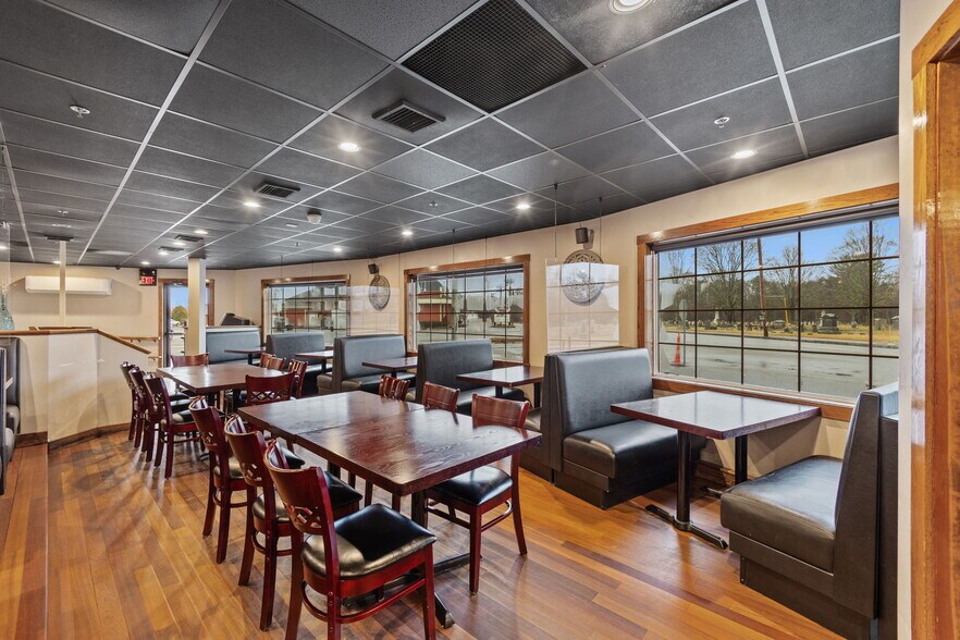 More Photos Of 275 N Main St, West Bridgewater Restaurant For Sale