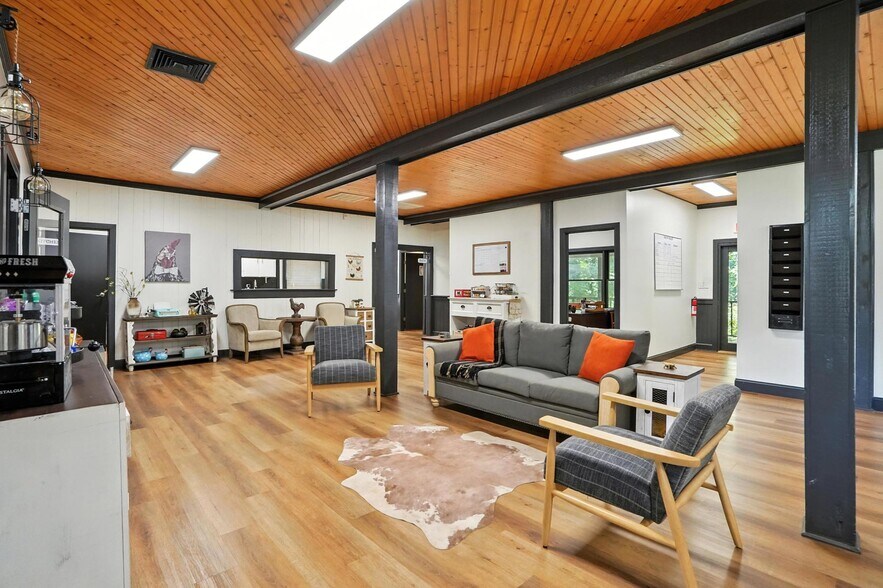 More Photos Of 108 Beam Dr, Mooresville Flex For Sale