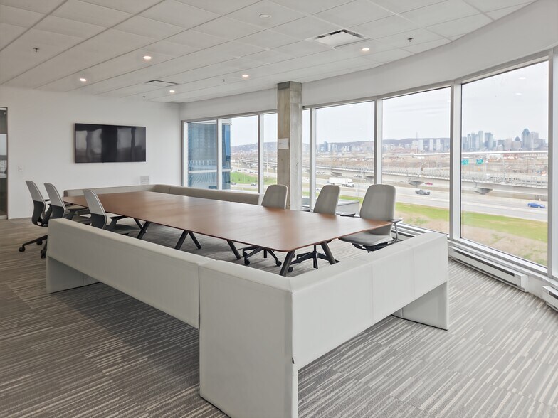 Primary Photo Of 14 Pl Du commerce, Verdun Coworking Space