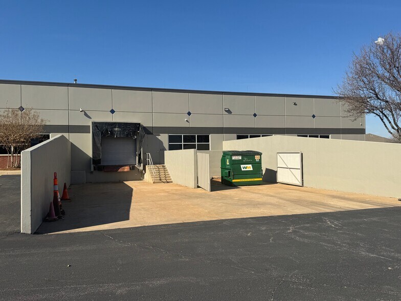 More Photos Of 7800 NW 85th Ter, Oklahoma City Medical For Lease