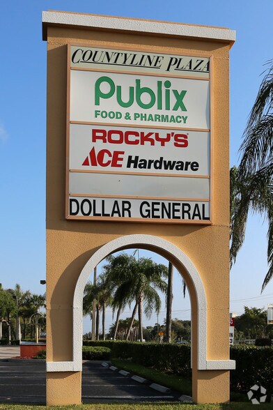 More Photos Of 566-700 N US Highway 1, Tequesta Storefront For Lease