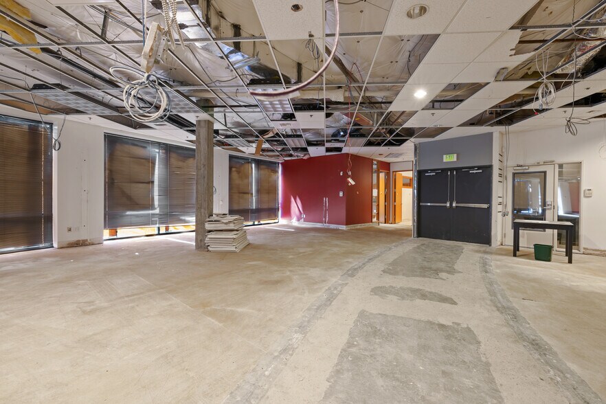 More Photos Of 2100-2110 N Pacific St, Seattle Office For Sale