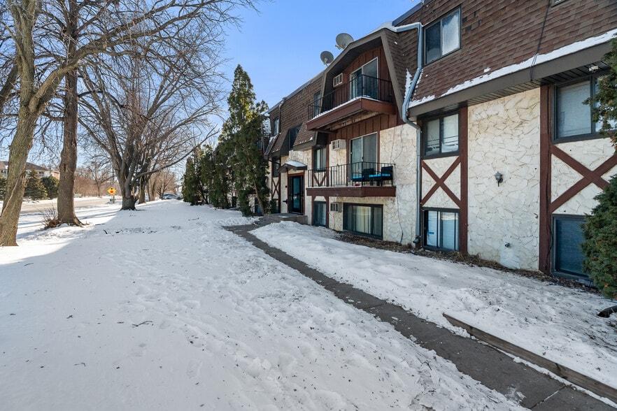 More Photos Of 7750 Silver Lake Rd, Mounds View Multifamily For Sale